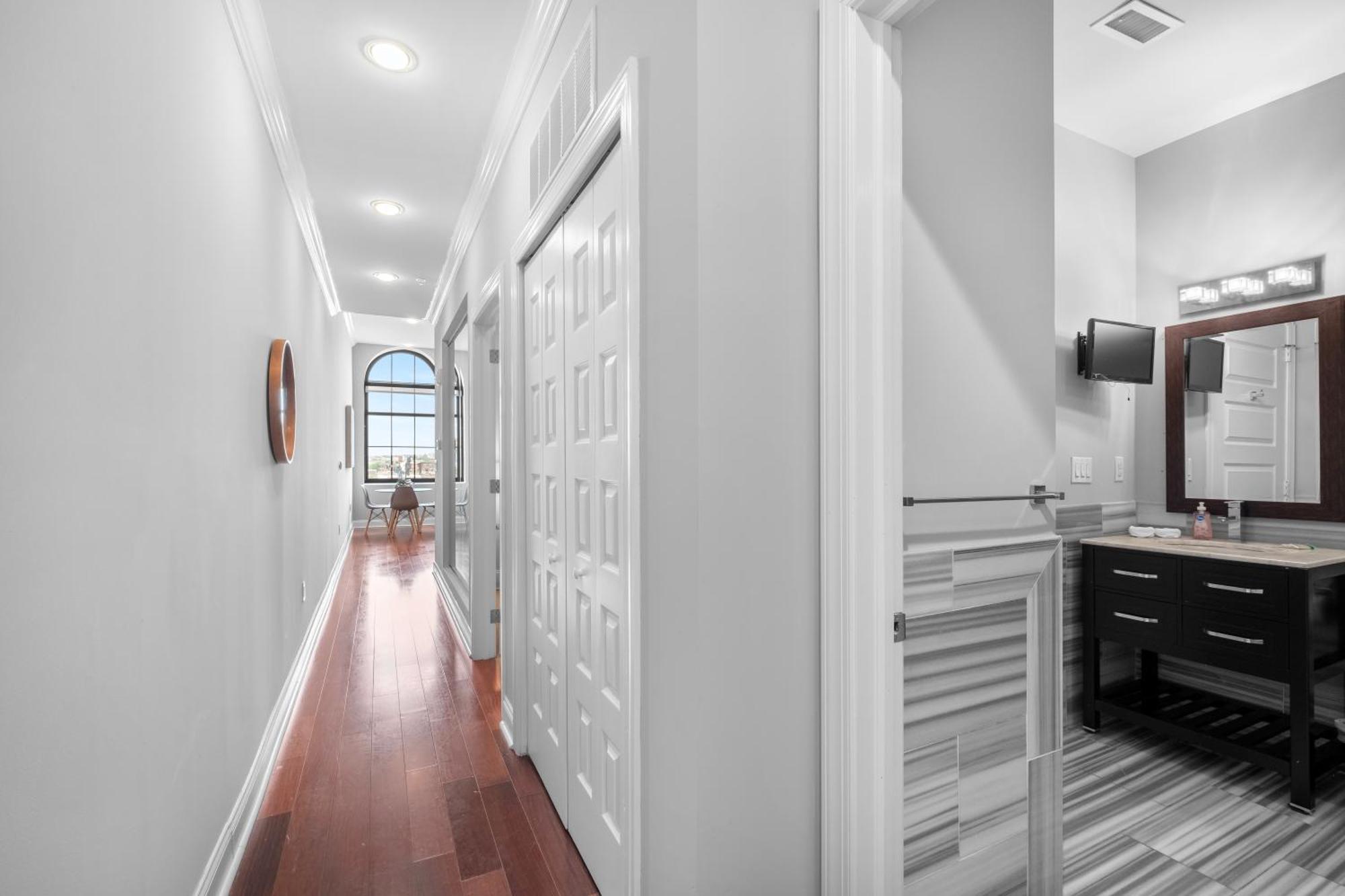Stylish 1br L Rooftop Pool *