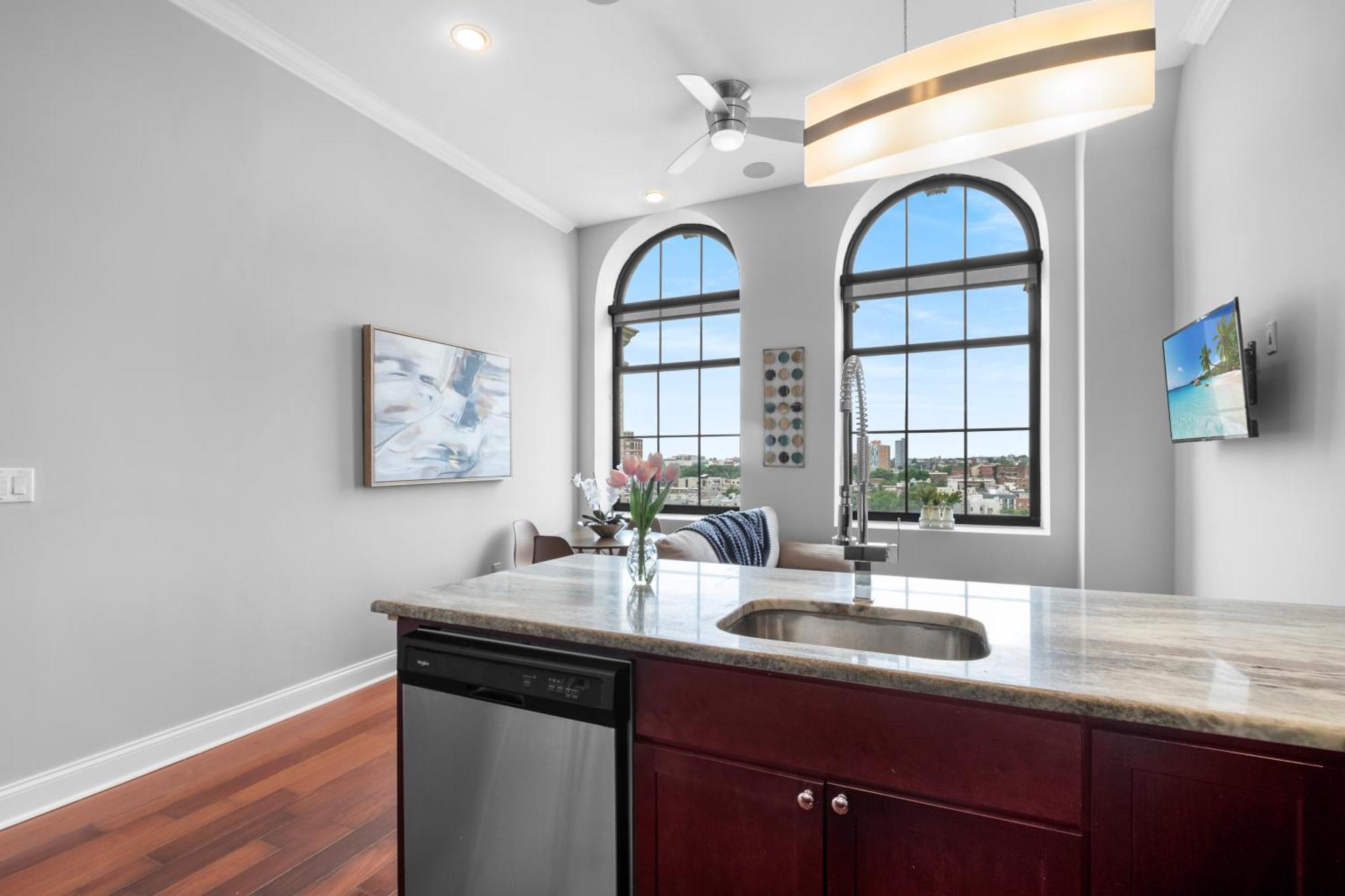 Stylish 1br L Rooftop Pool