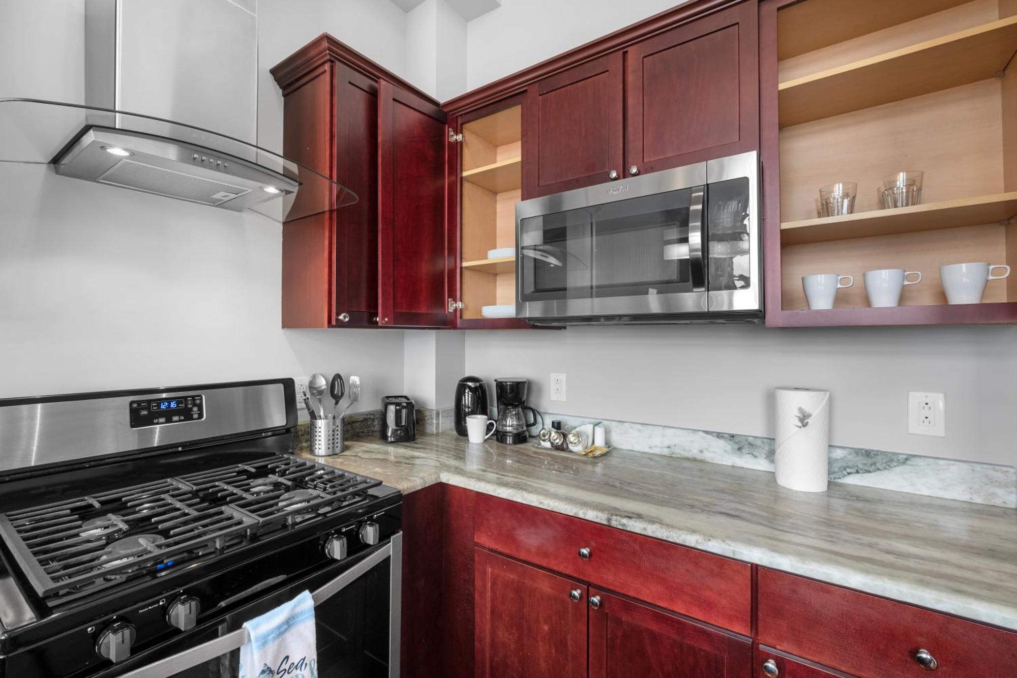 Stylish 1br L Rooftop Pool Apartment *