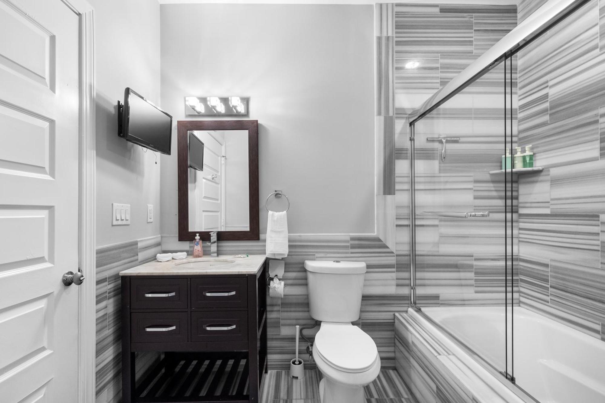 Stylish 1br L Rooftop Pool Philadelphia